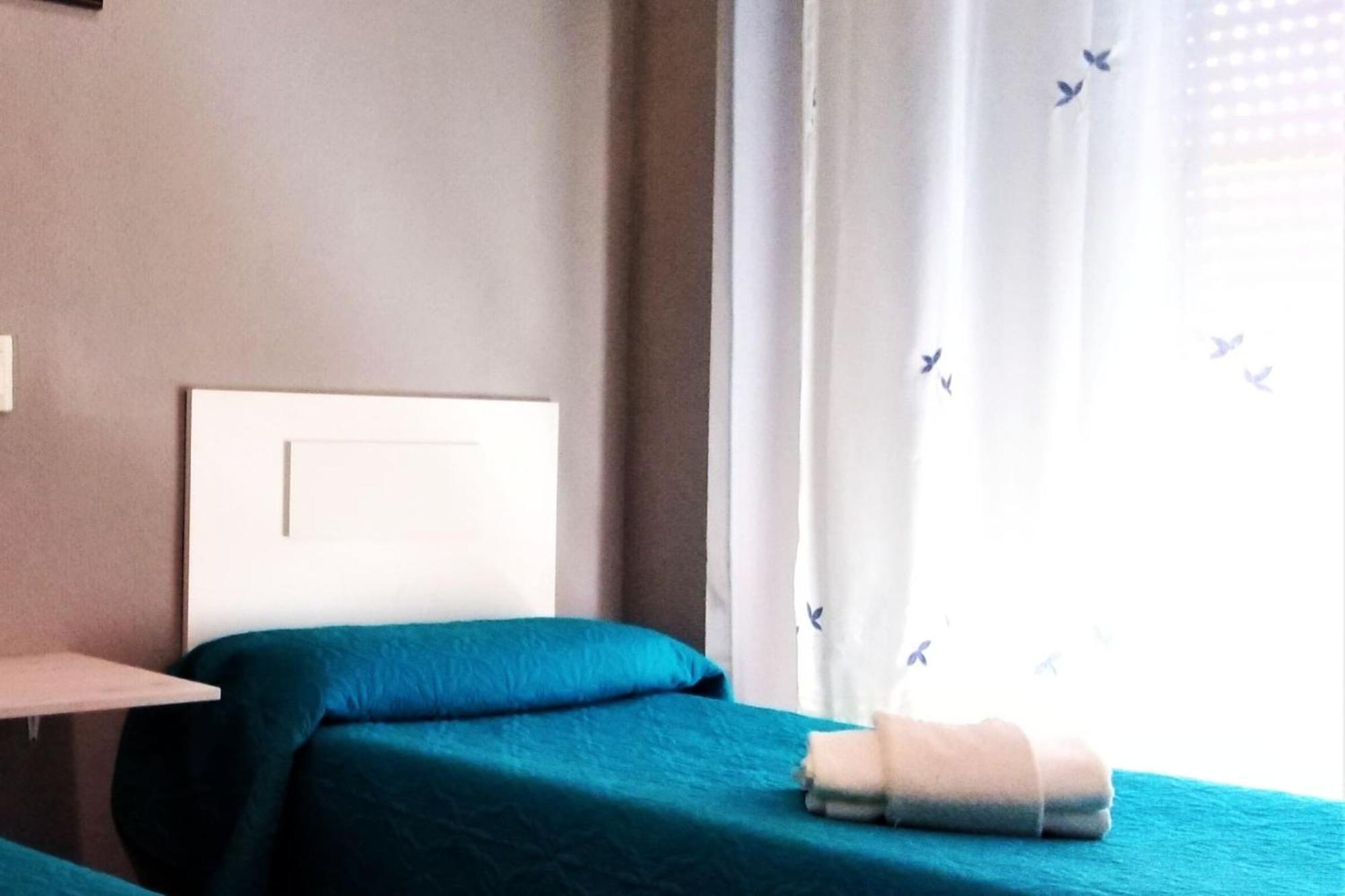 Vacansis Habitaciones De Hostal A Primera Linea De Playa En クリェラ エクステリア 写真
