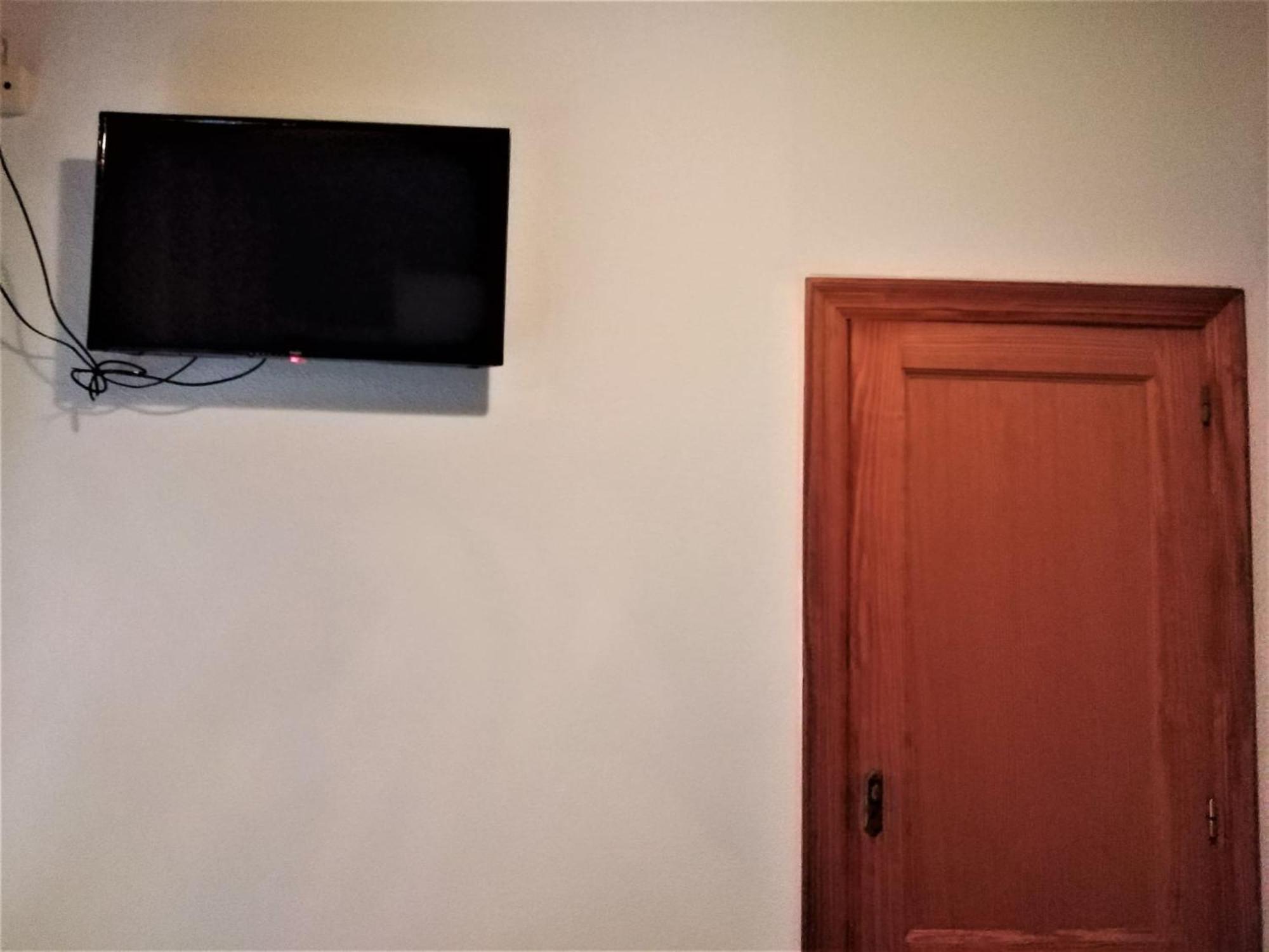 Vacansis Habitaciones De Hostal A Primera Linea De Playa En クリェラ エクステリア 写真